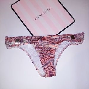 Victoria Secret Swim Bottom
Hottie Cheeky
Paisley
Shimmer